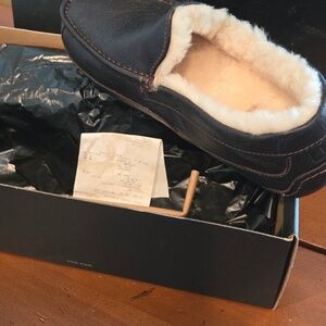 Uggs Men’s Ascot Slippers